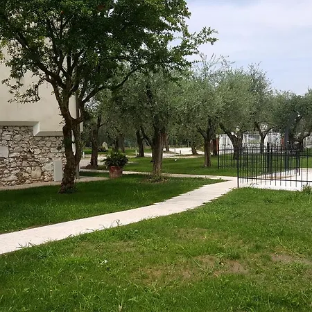 Colli Storici شقة ديسينسانو ديل غاردا
